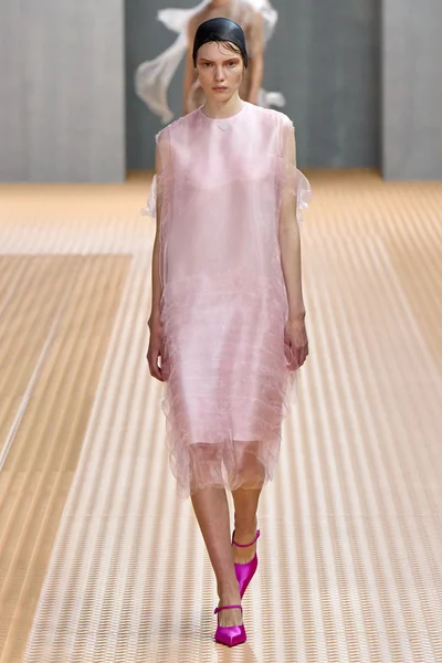 Look 28